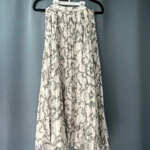 Banana Republic Pleated Skirt - 00 Petite